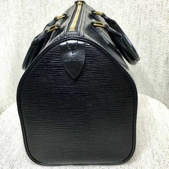 Authentic Louis Vuitton Epi black leather Speedy bag - Picture 7 of 16